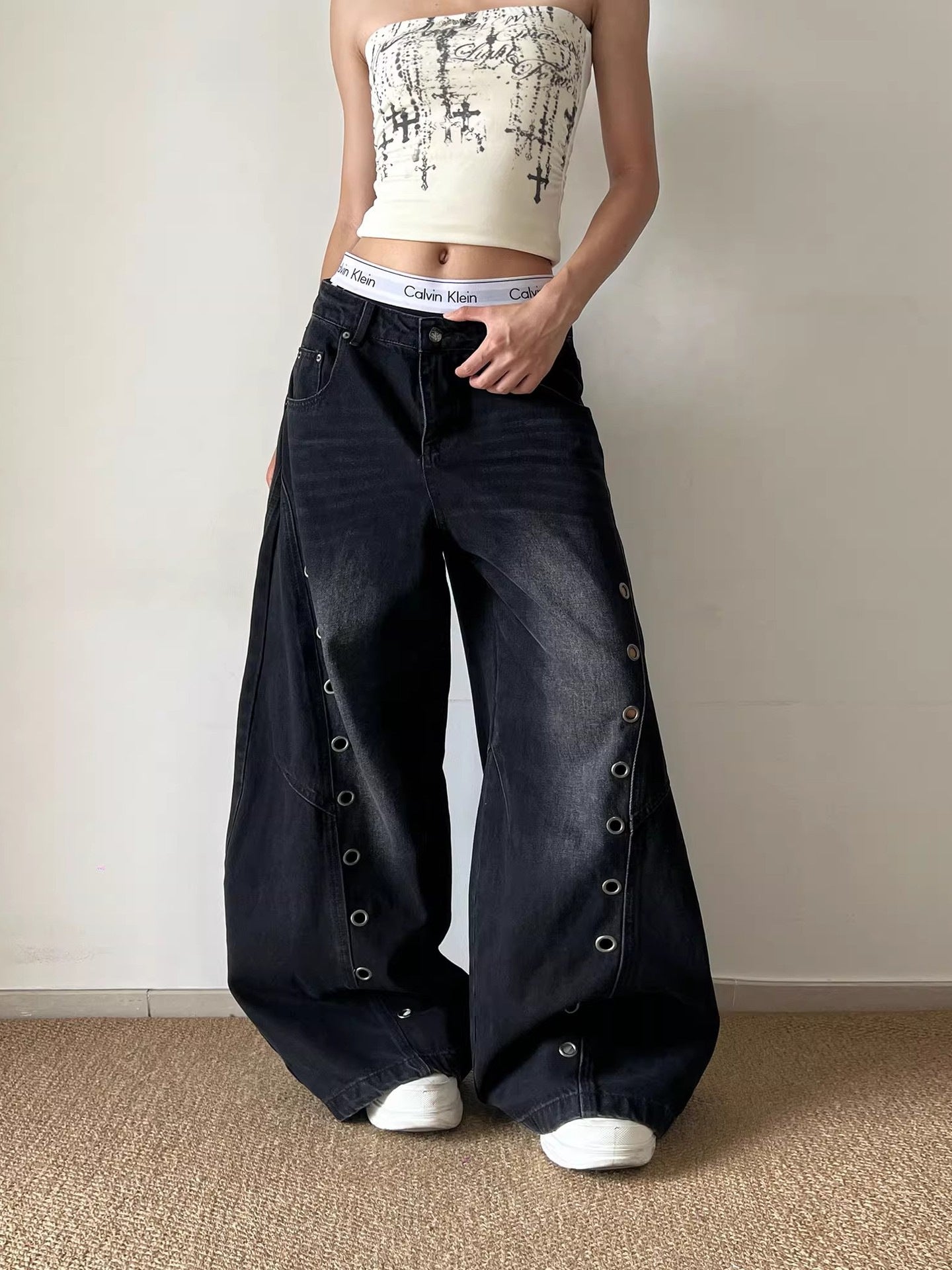 Eyelet Washed Scimitar Jeans