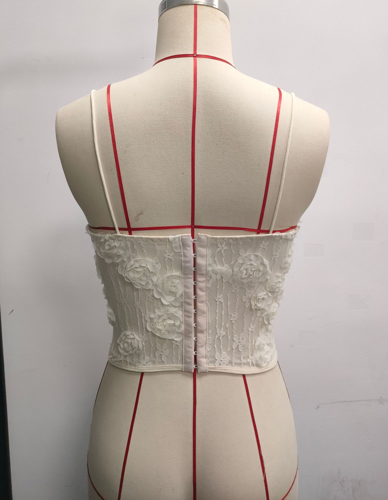 3D Floral Embroidered Steel Ring Fishbone Suspender Strap